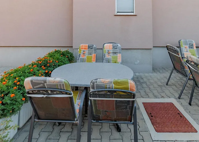 Mlasina-4 By Interhome Appartement Nin