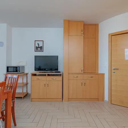 Appartement Mlasina-4 By Interhome