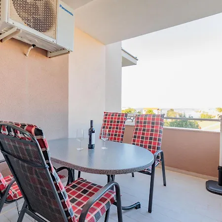 Apartment Mlasina.4 *