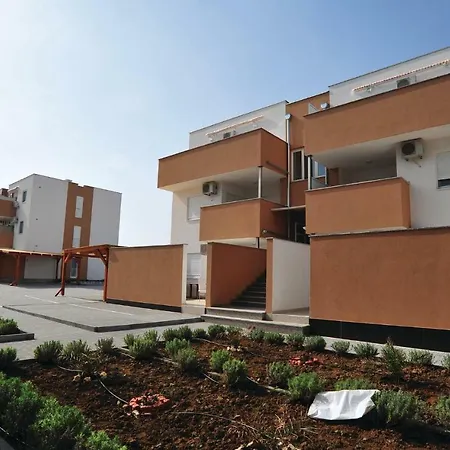 Apartamento Mlasina-4 By Interhome Nin